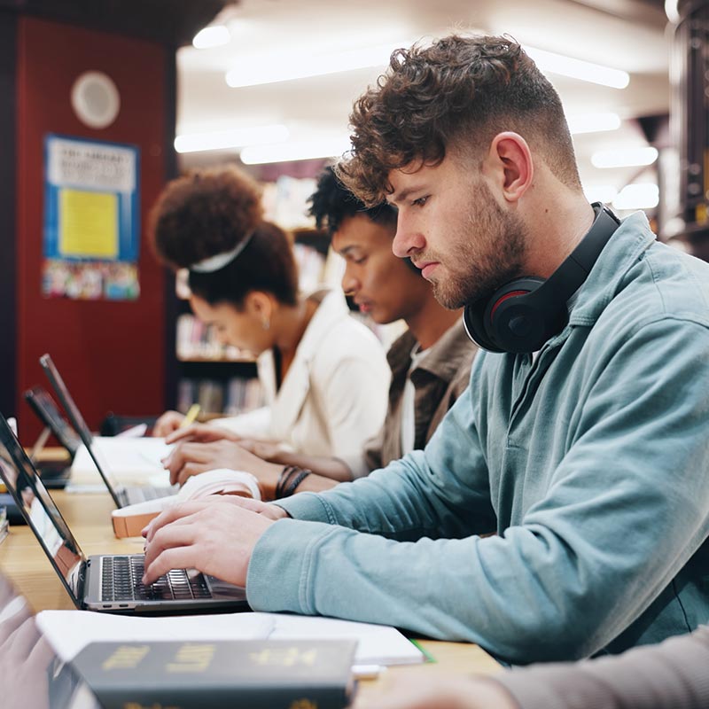 studying-in-library