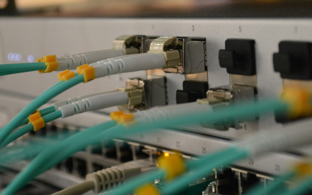 10 Advantages of Fiber Optic Internet Connections